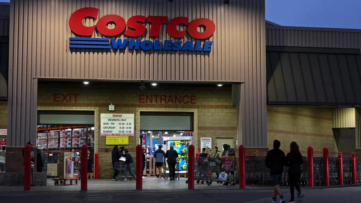 costco employees pay